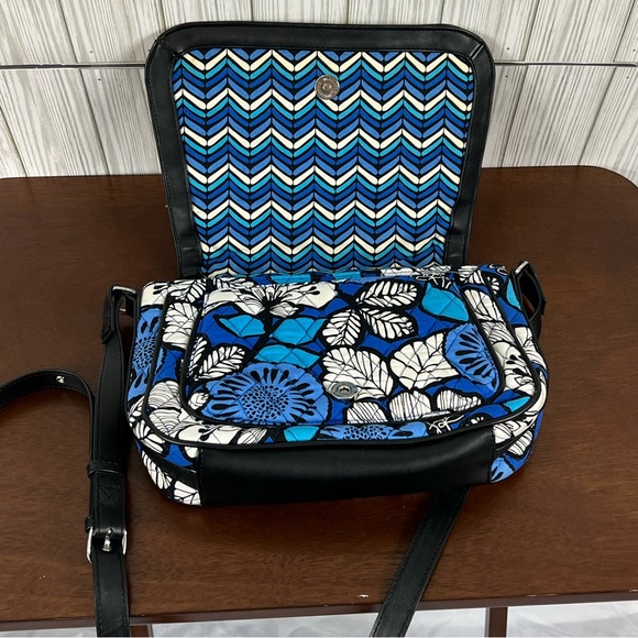 Vera Bradley " Blue Bayou" Handbag - Picture 3 of 7